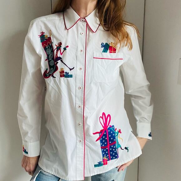 90s Christmas Embroidery Blouse Size Small Crisp White with Stocking classy Chic - Picture 9 of 11